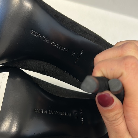 Bottega Veneta suede cutout bootie heels - Picture 4 of 6